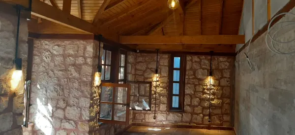 Taş Duvar Dekoratif Aplik Uygulaması