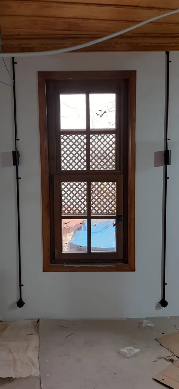 Pencere Yanı Sıva Üstü Priz Tesisatı