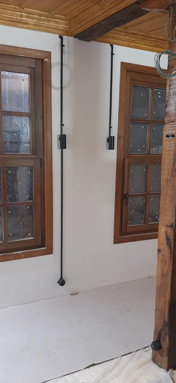 Ahşap Pencere Çevresi Yüzey Tesisatı