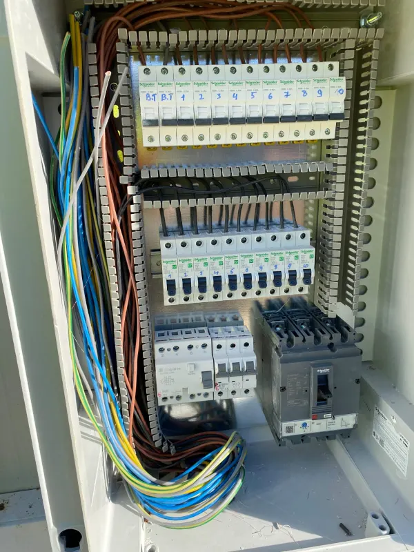 Çok Devreli Elektrik Panosu Montajı